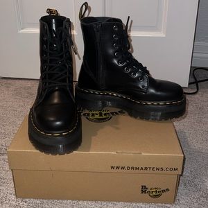 Dr. Martens JADON BOOT SMOOTH LEATHER PLATFORMS